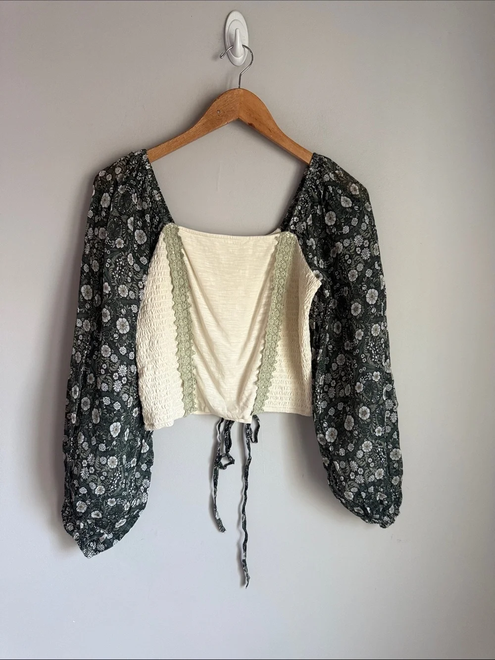 Anthropologie Forever That girl Smocked Balloon-Sleeve Top Small